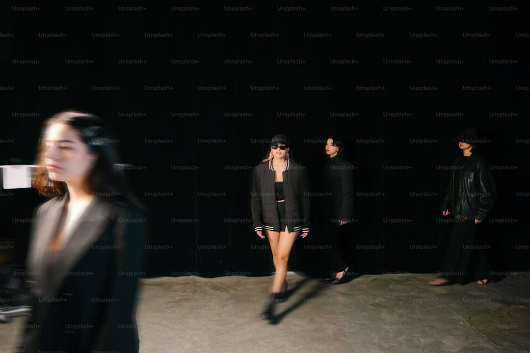 《与晋长安》三个身份是什么?